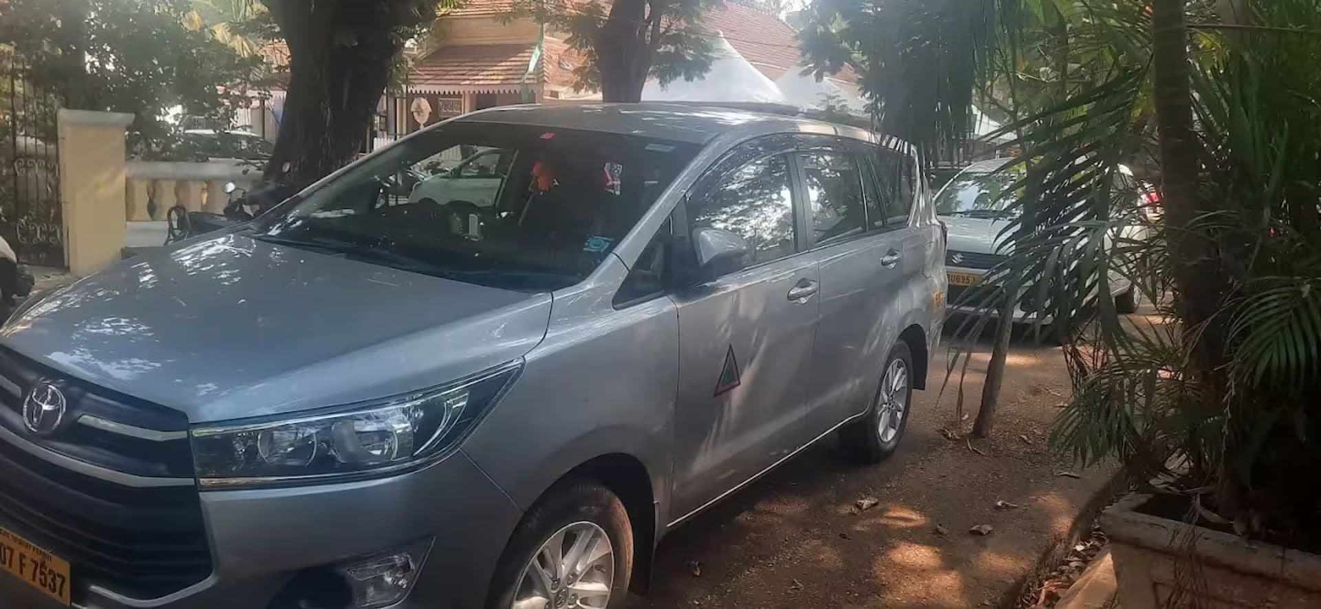 Liba Taxi premium Innova — best taxi service in Candolim, Goa